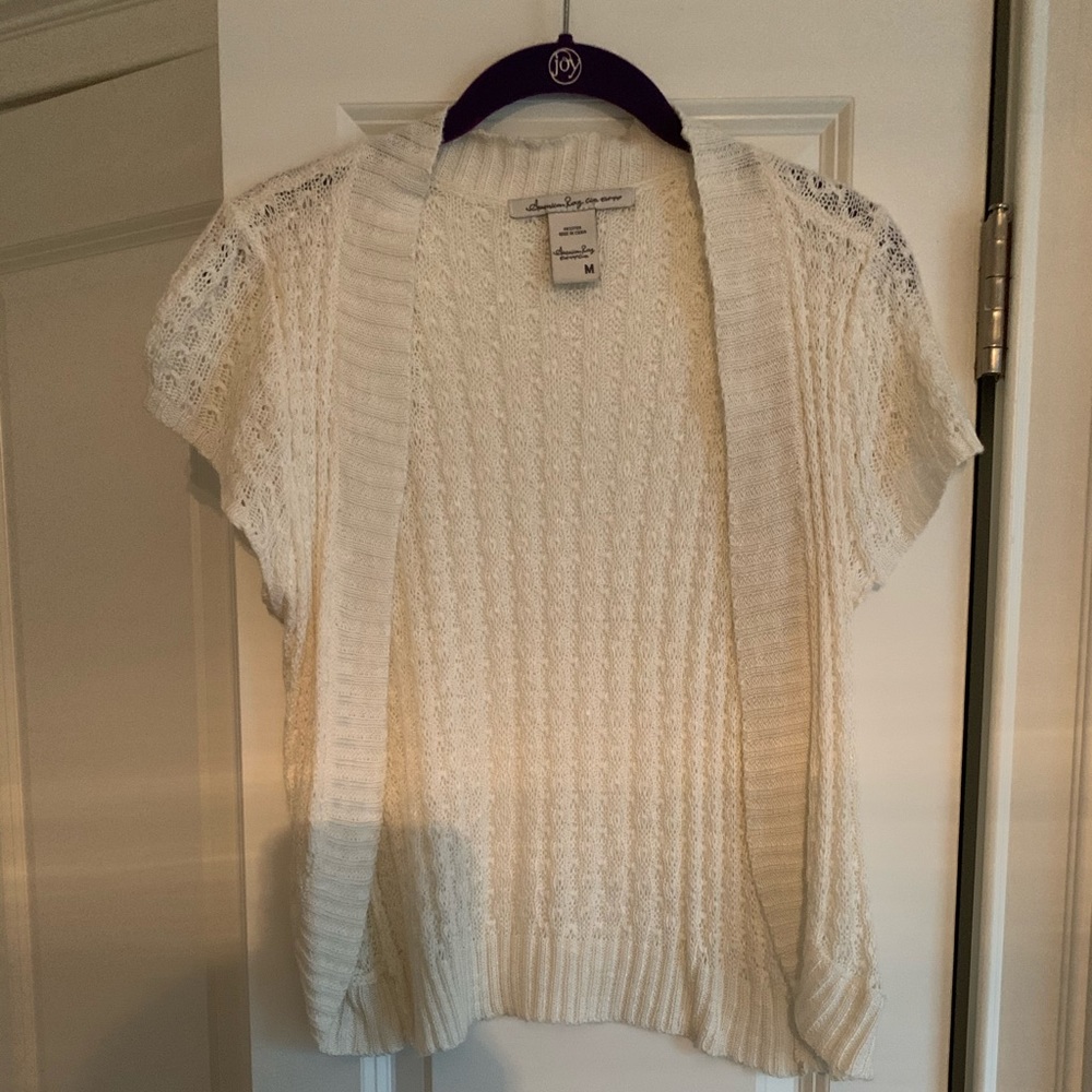 Knit off-white shrug